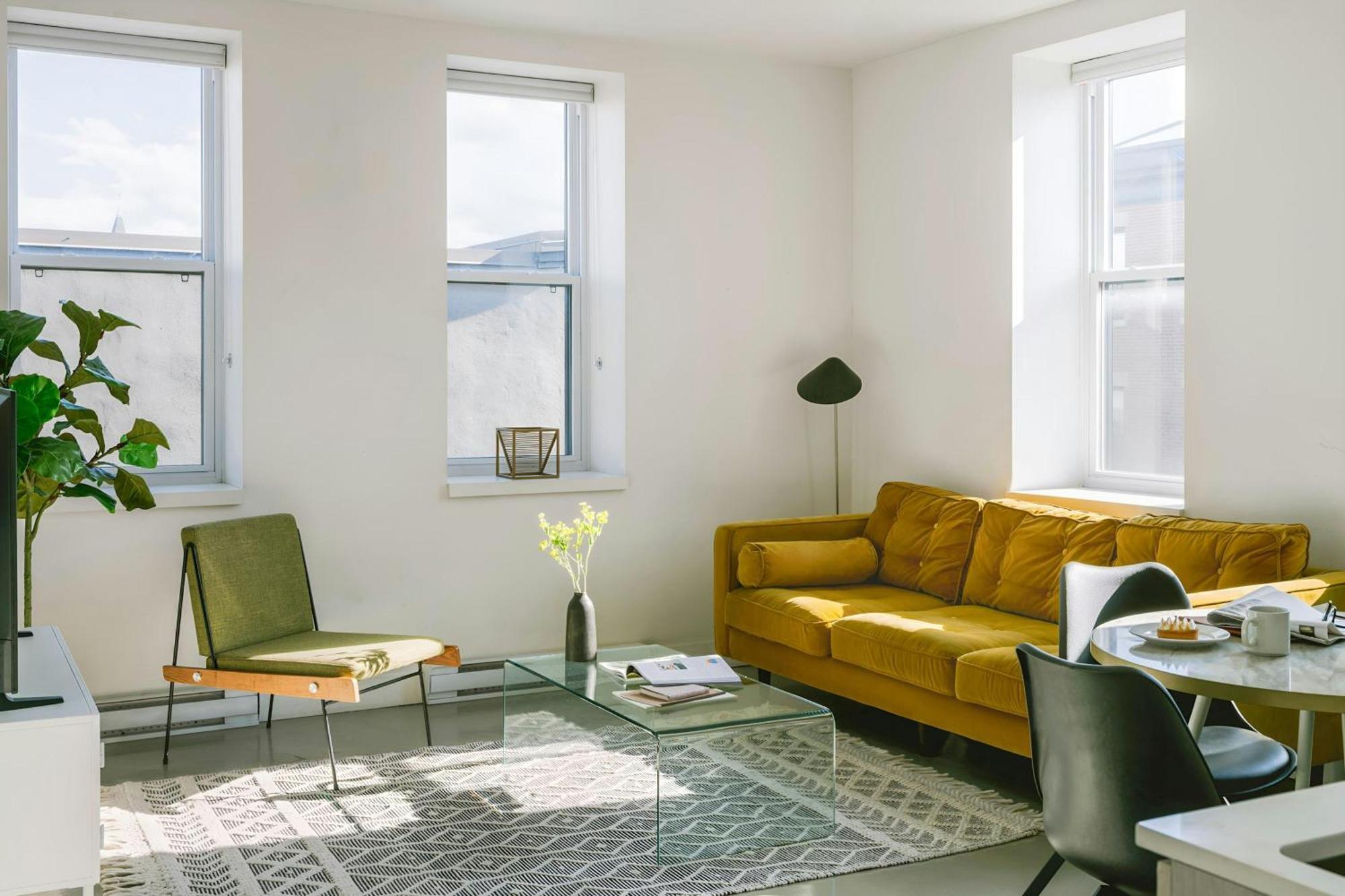 Two-Bedroom Apartment with Two Queen Beds
